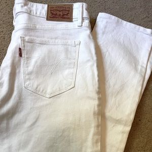 Levi’s Classic Mid rise Skinny Jeans Size 28”